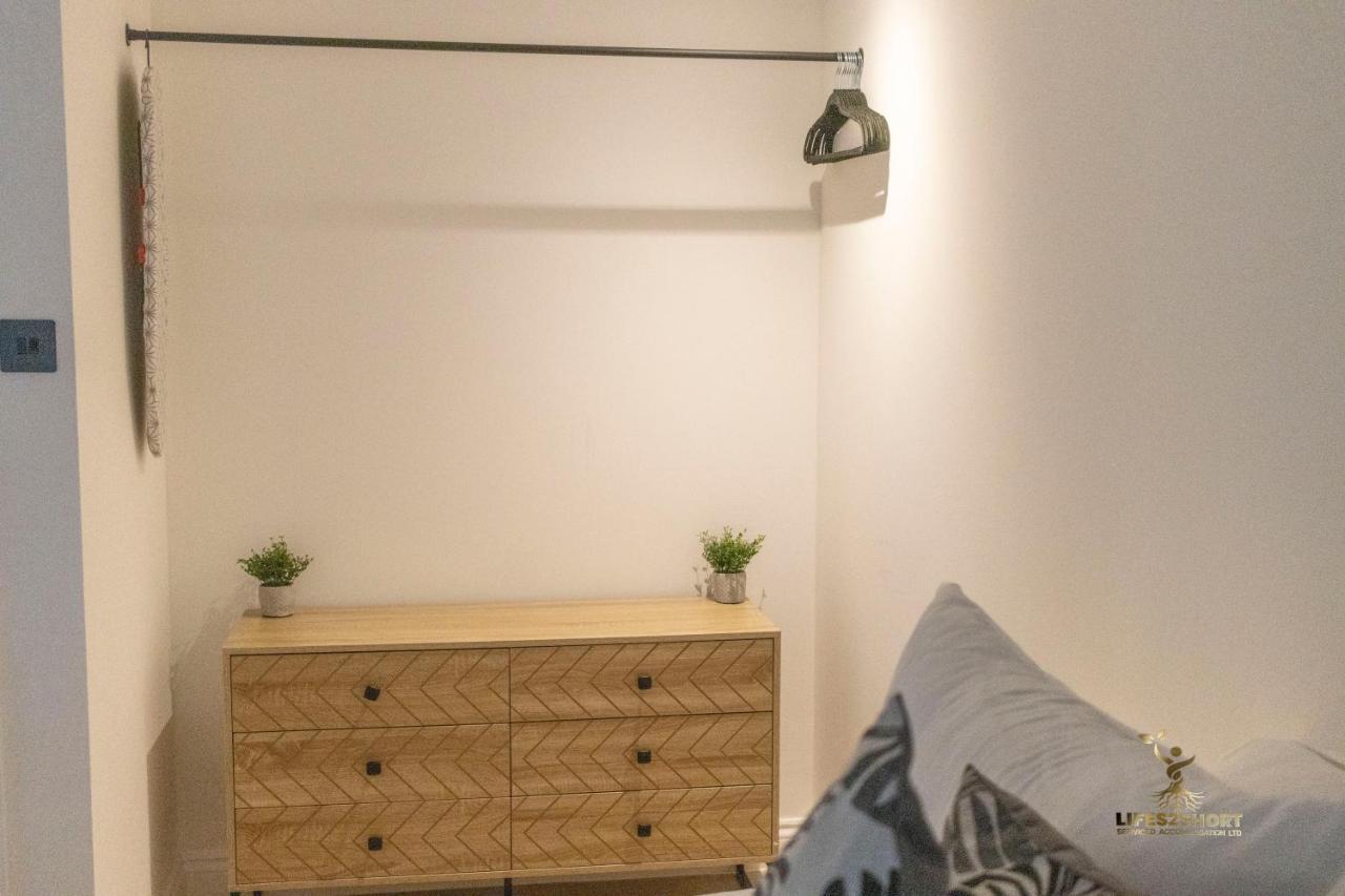 Spacious City Centre Apt Near Cathedral Έξετερ Εξωτερικό φωτογραφία
